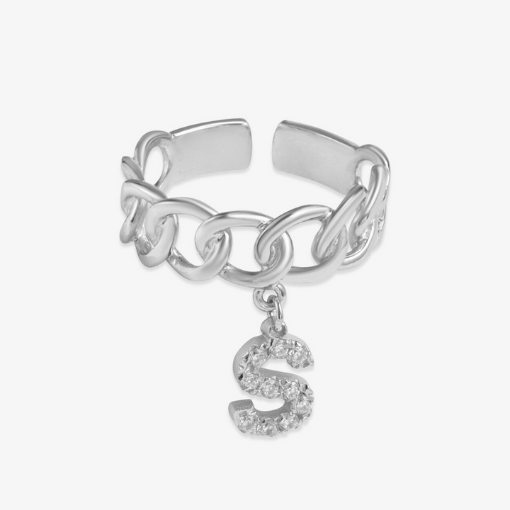 Personalized curb ring with hanging initial 'S' in high-quality 925 sterling silver featuring an elegant design and personal touch