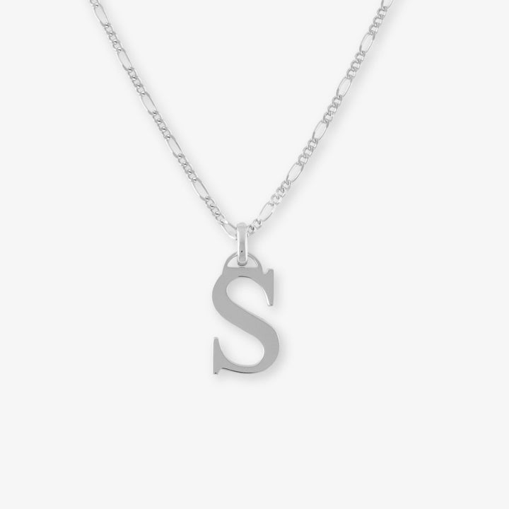 Figaro Letter Necklace with customizable "S" pendant in 925 Sterling Silver. Elegant and personal jewelry piece in Silver color.