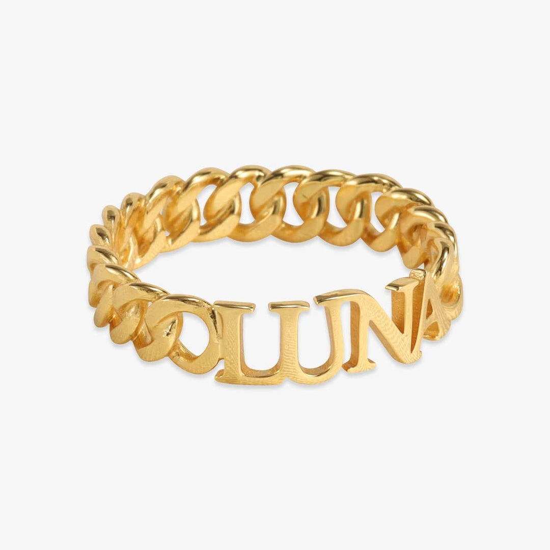 Gold personalized curb chain ring with custom name in cursive letters, made of 18K double-coated high-quality 925 sterling silver.