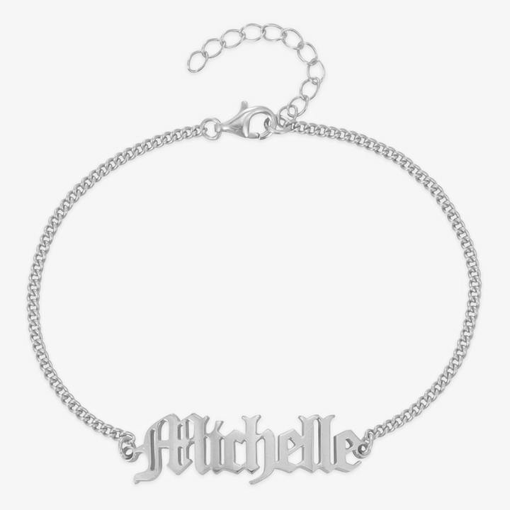 Old English Name Bracelet with Curb Chain - Herzschmuck